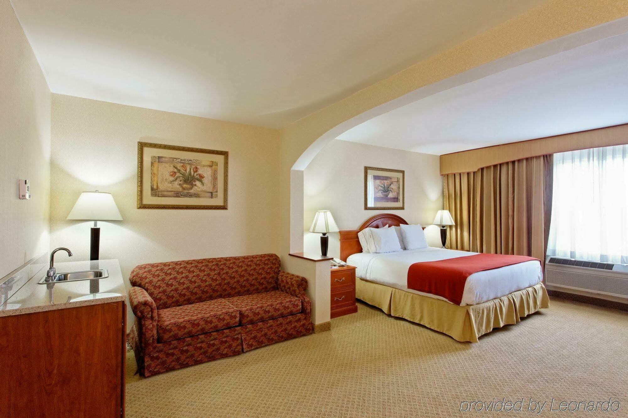 Holiday Inn Express Mystic, An Ihg Hotel Екстер'єр фото